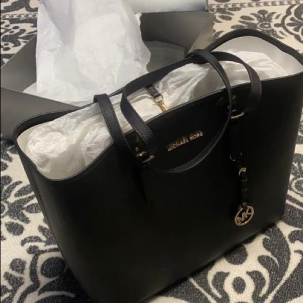 Michael Kors jet set travel bag